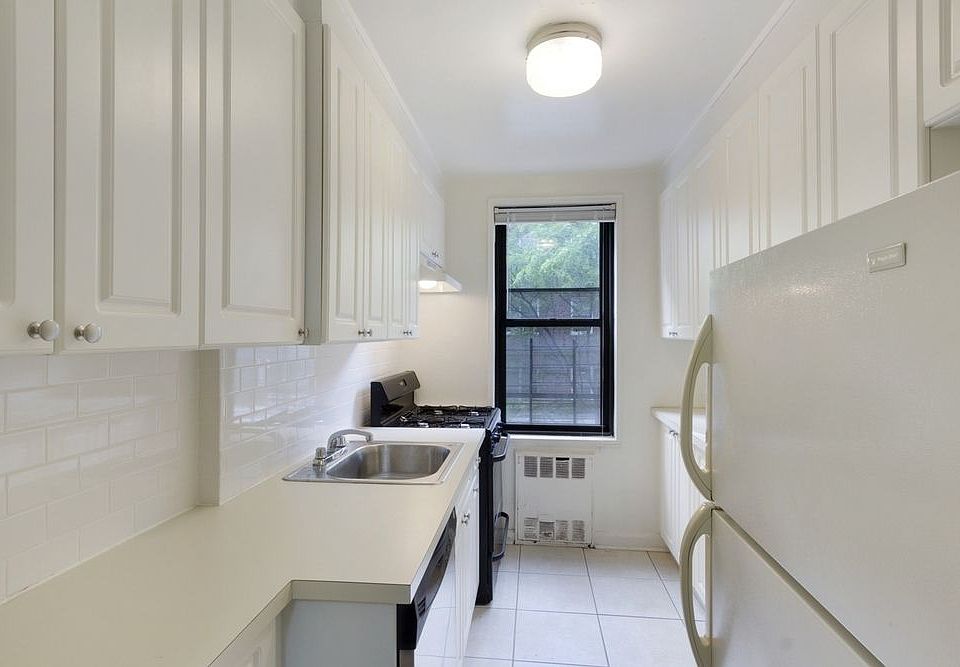 2nd image of 530 W 236th St APT 1K