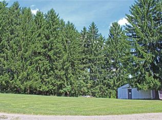 Whispering Pines Ln, New Cumberland, WV 26047