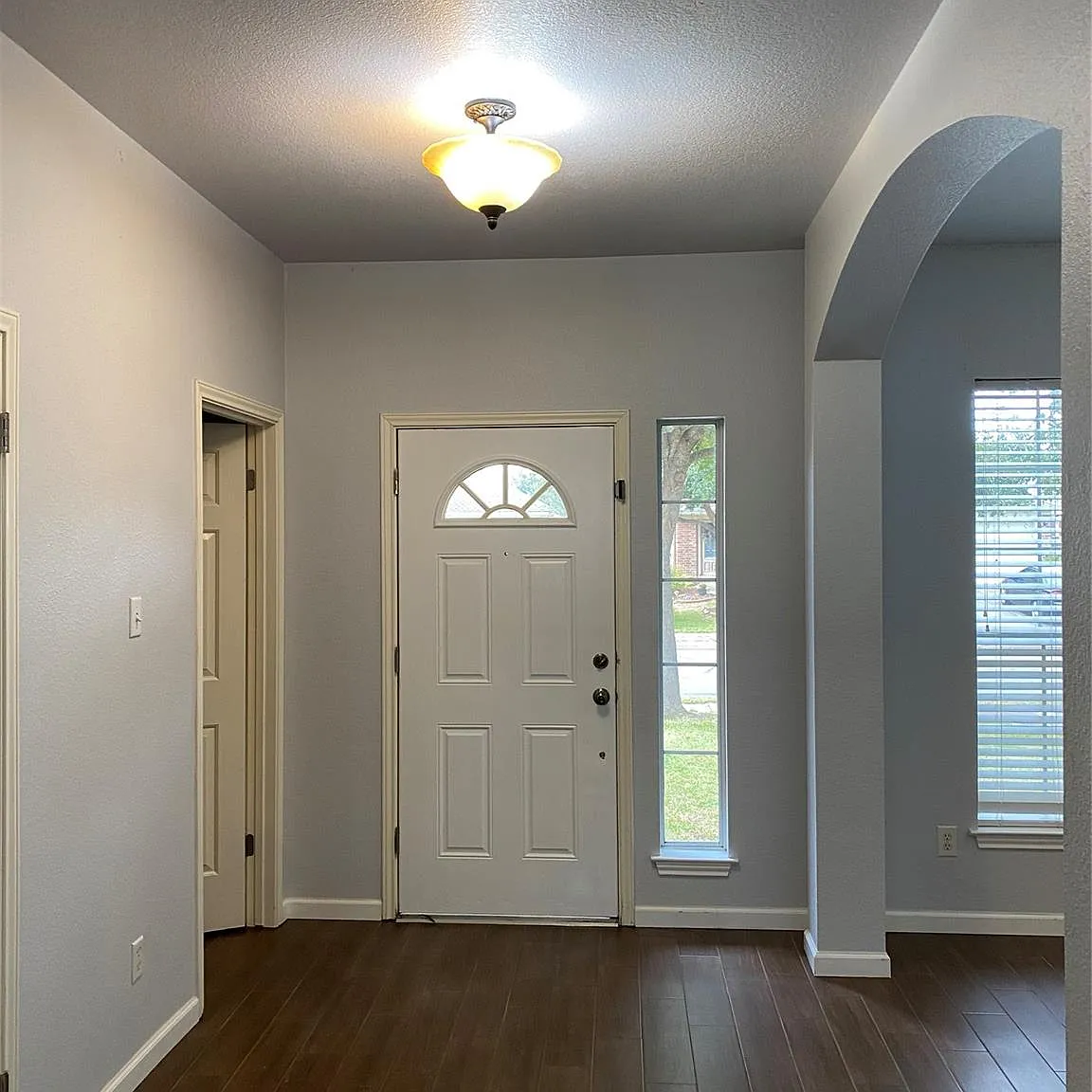 4 bed, 2.5 bath, 2248 sqft, $2,250 — Photo 3