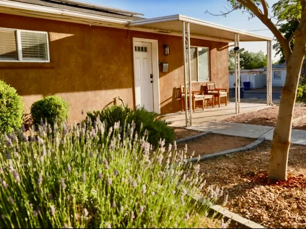 9002 Phoenix Ave NE, Albuquerque, NM 87112