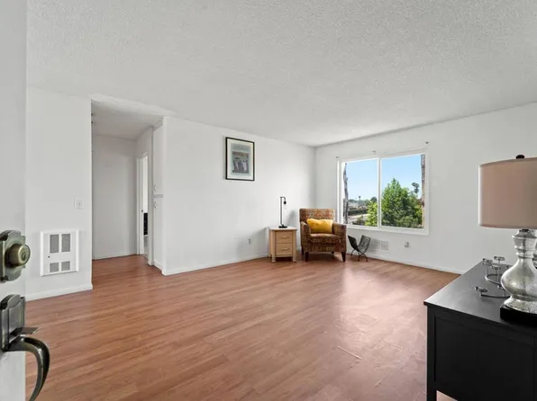 1605 Pentecost Way Unit 8, San Diego, CA 92105