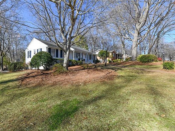 5th image of 1101 McDowell Dr