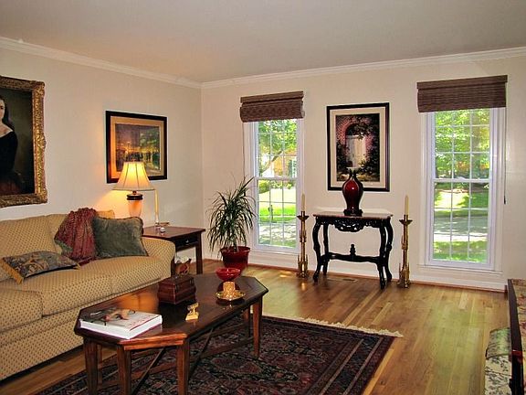 2nd image of 1351 Snow Meadow Ln