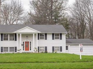 132 Elsworth Dr, Rochester, NY 14615