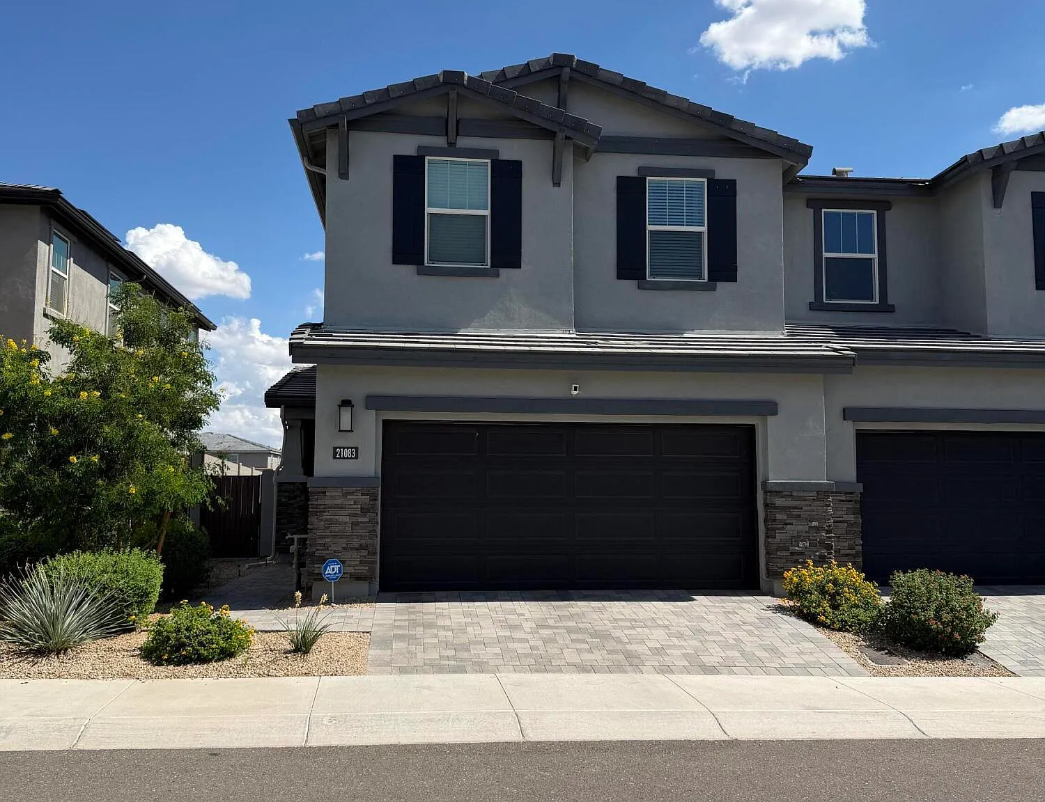 3 bed, 2.5 bath, 1348 sqft, $5,000 — Photo 1