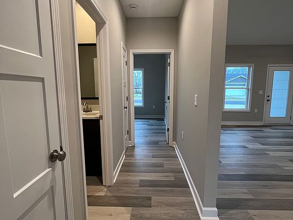 5th image of 2667 Cedrus Ave