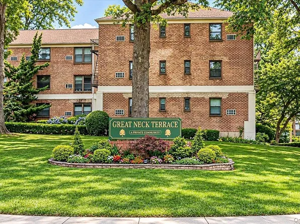 13 Terrace Circle #2B, North Hempstead, NY 11021