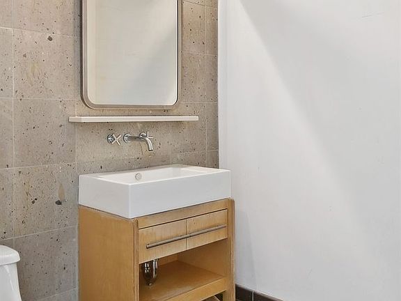 4th image of 27-28 Thomson Ave #326