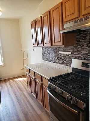 Rented by Bouklis Group | media 7