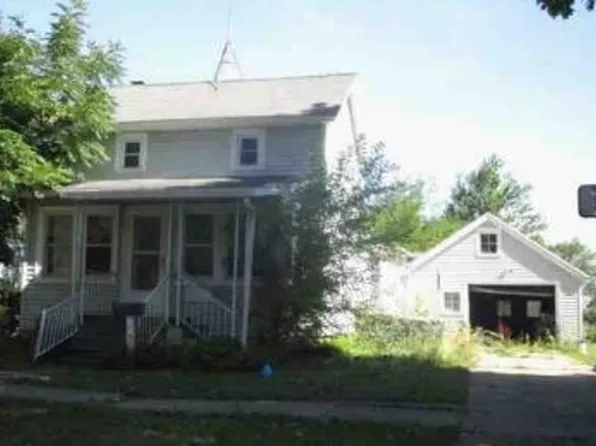 202 Floral Ave, Saint Johns, MI 48879