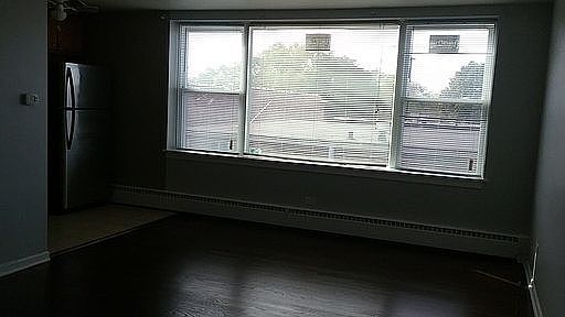 2nd image of 1945 Hickory Rd APT 1B