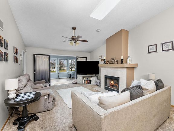 3rd image of 4175 Fairview Dr
