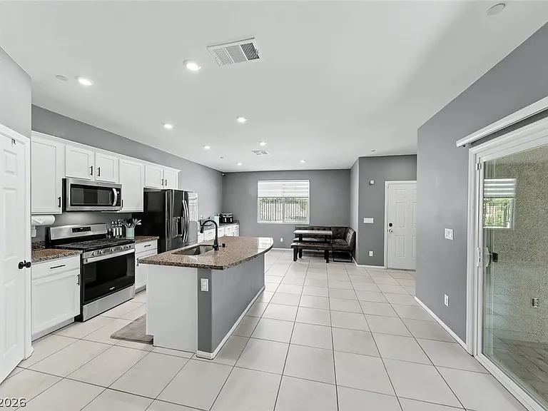 10634 Sariah Skye Ave — Photo 7