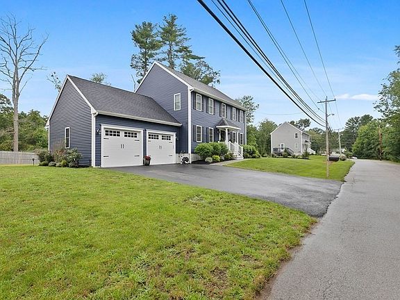 2nd image of 75 Old Oak St