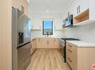 111 N Orlando Ave, Los Angeles, CA 90048