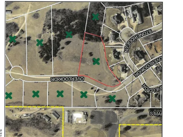 1950 Overlook Dr, Salina, KS 67401