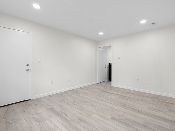 5th image of 5 Foote Rd #5