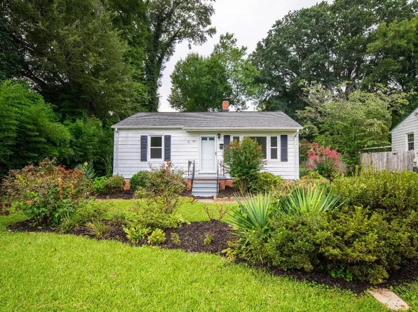 611 E Finch St, Siler City, NC 27344