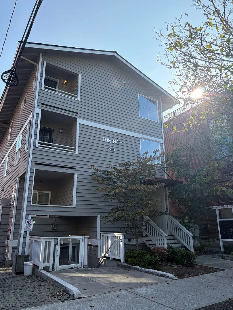 315 W Roy St Apartments — Photo 3