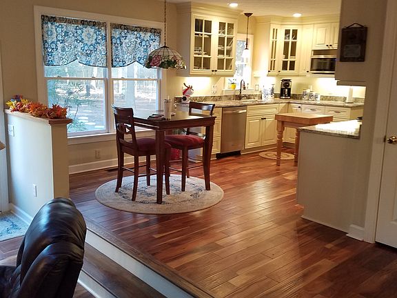 5th image of 200 Old Lakeside Dr