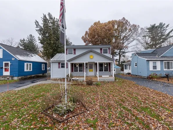 210 Melrose Dr, North Syracuse, NY 13212