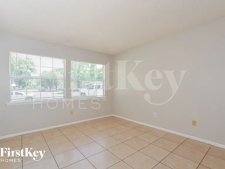 121 Summerset Dr — Photo 11