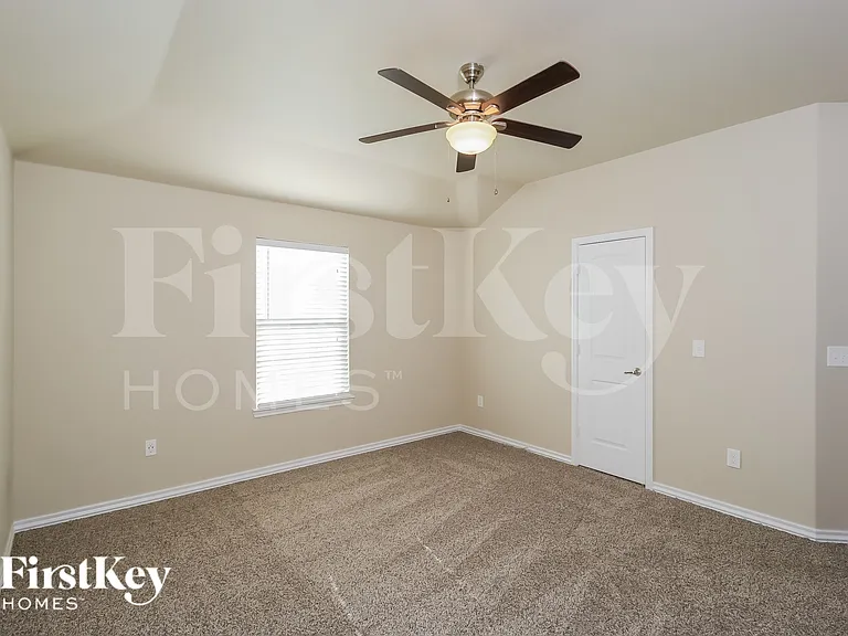 9708 Allie Hope Ln — Photo 15