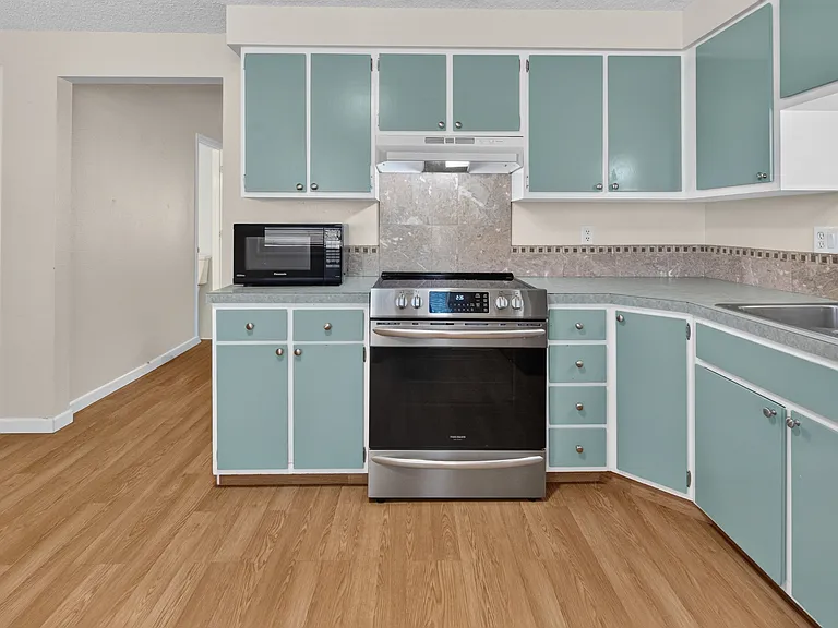 1434 Hover St #2 — Photo 8