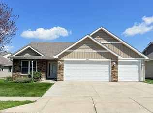 853 Aurora Cir, Red Wing, MN 55066