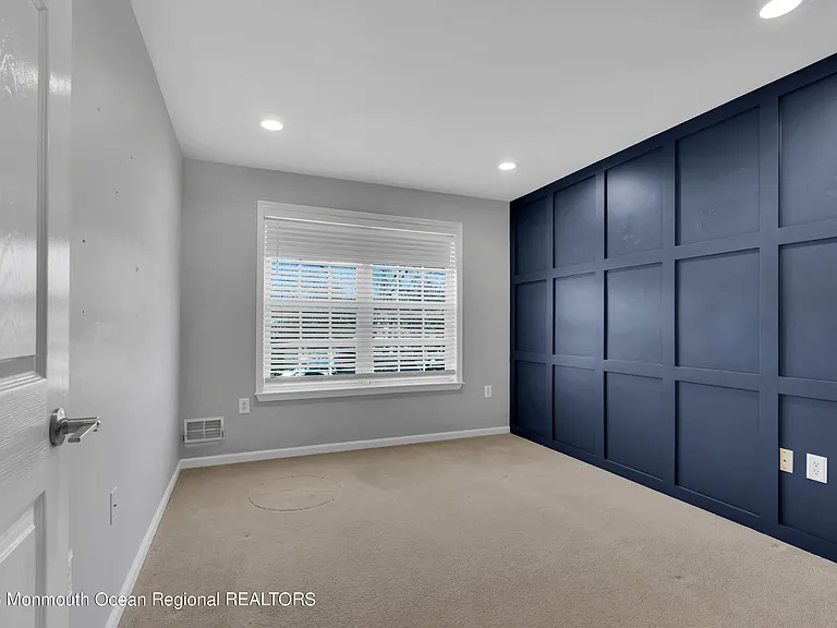 143 Shinnecock Dr — Photo 18
