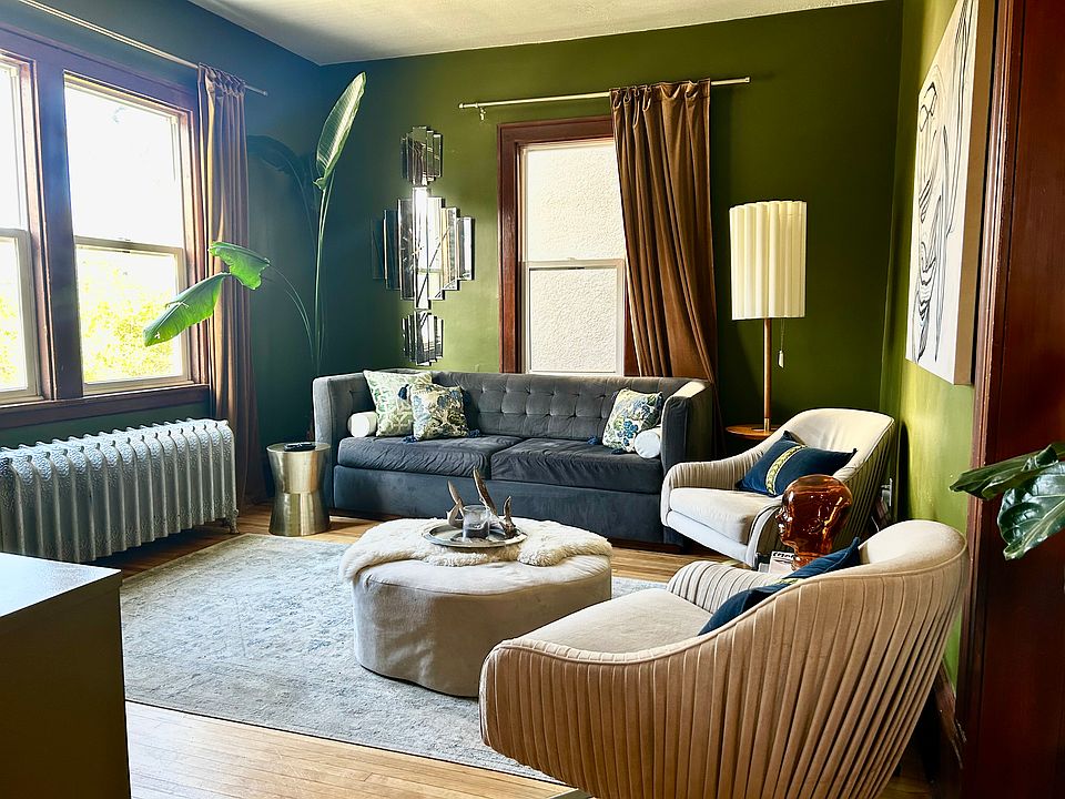 1st image of 605 19th Ave NE #1