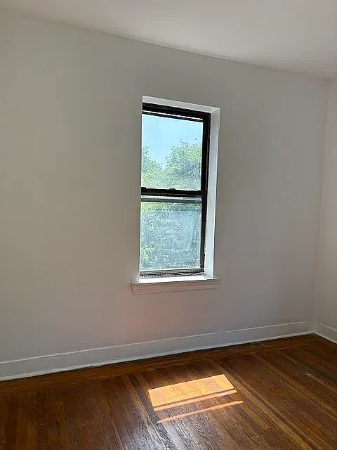 118-53 Metropolitan Avenue — Photo 4