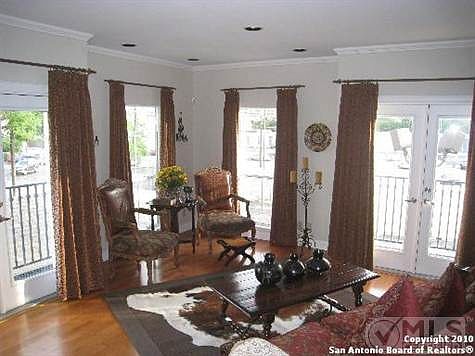 1st image of 221 Lexington Ave APT 213