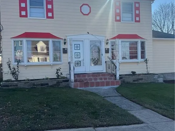 96-98 Shawmut Ave, Central Falls, RI 02863