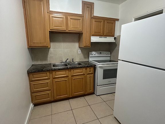 3rd image of 1220 NE 110th Ter Trlr B