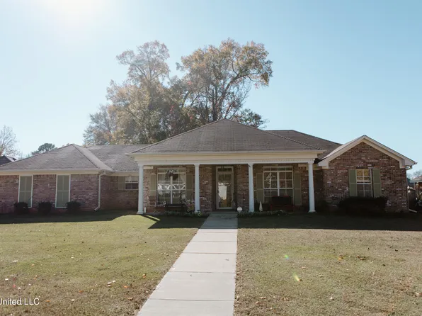 311 Longleaf Dr, Flowood, MS 39232