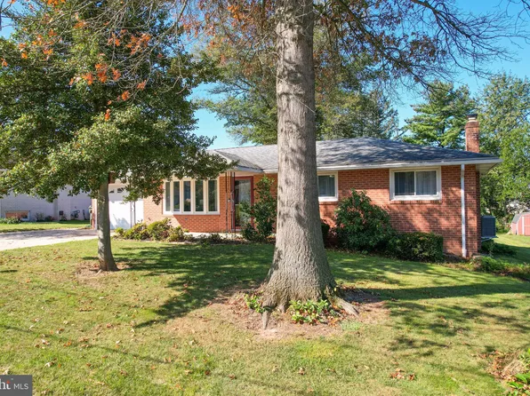 2340 Redwood Rd, York, PA 17408