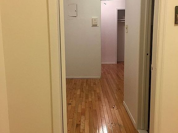 4th image of 341 Bedford Ave #5