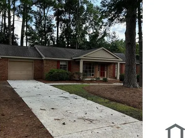 212 Rivenoak Dr, Fayetteville, NC 28303