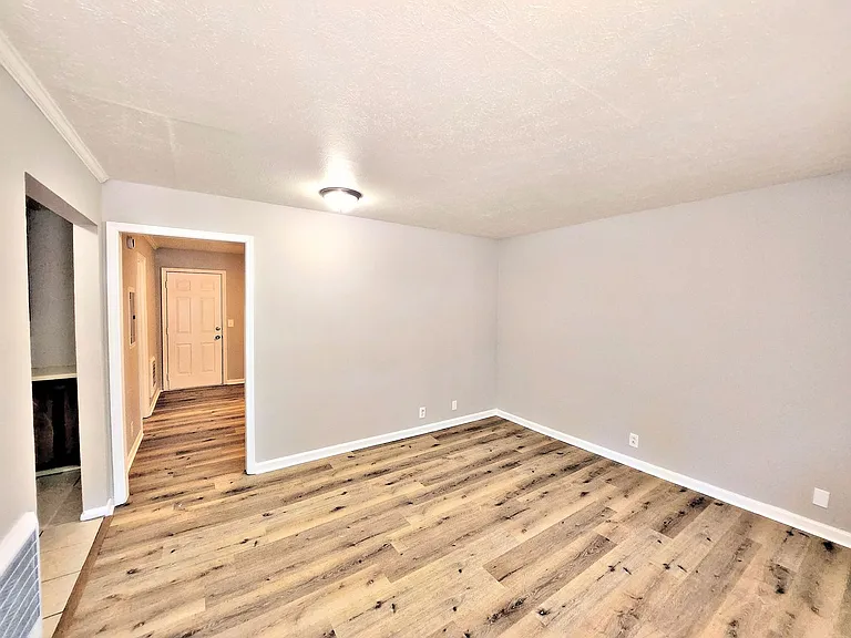 3900 Rucker Cir SW — Photo 10