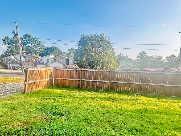 220 Long Beach Dr — Photo 26