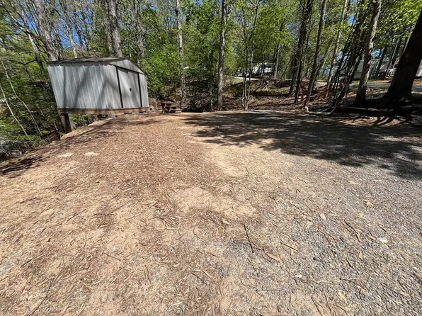 141 7th St, Ellijay, GA 30540