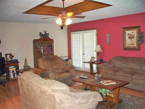 4th image of 4 N Gibson Ln