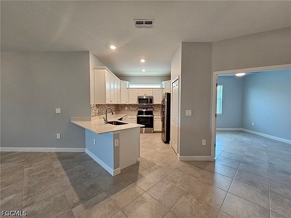 5th image of 20503 Hazelnut Ct S