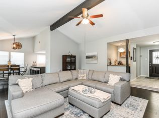1111 Pinecroft Dr, Sugar Land, TX 77498