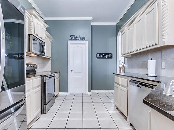 4th image of 808 Dana Dr