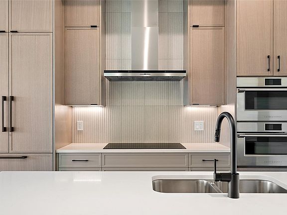 2nd image of 1102 Esquimalt Rd #503