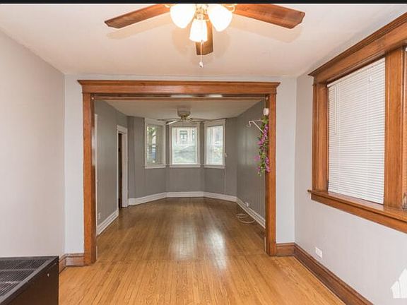 3rd image of 3704 N Greenview Ave #G