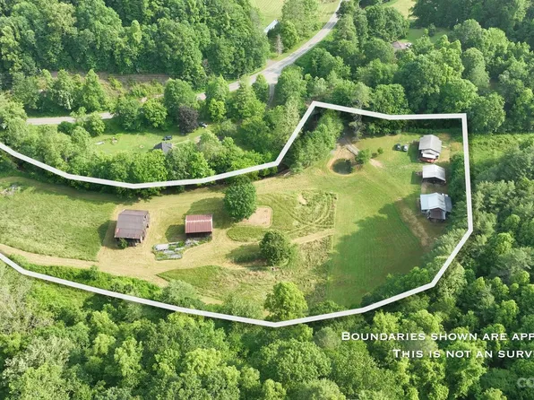 34 Rube Hensley Rd, Marshall, NC 28753