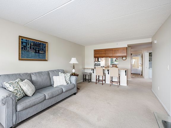 4th image of 4 Marina Dr APT Q3
